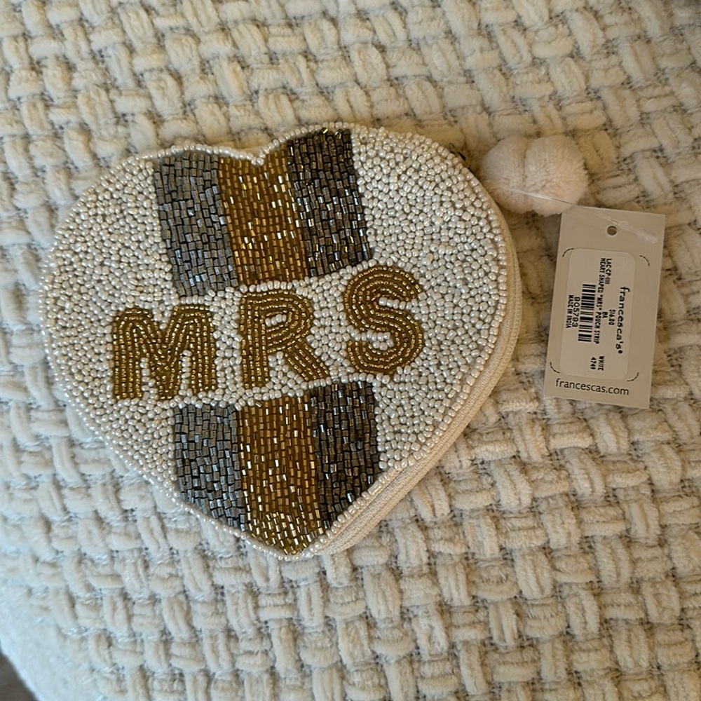 Mrs. Coin purse! 👛 NWT perfect gift for your next engaged friend